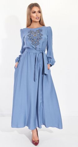 Льняное платье с вышивкой