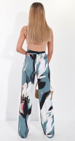 Костюми жіночі