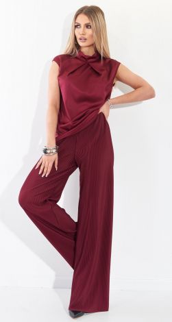 Костюми жіночі