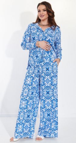 Костюмы женские