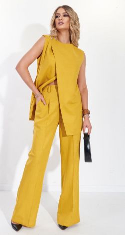 Костюми жіночі