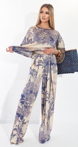 Костюми жіночі