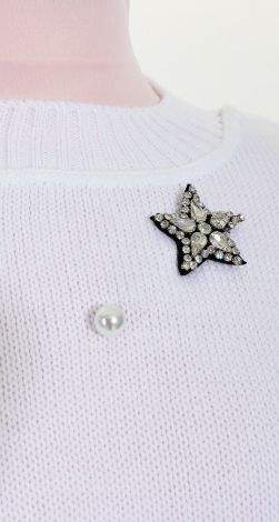 Красива брошка