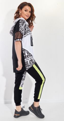 Костюми жіночі