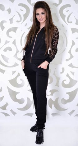 Красивый костюм