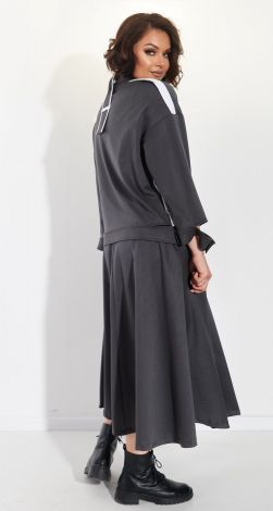 Костюми жіночі