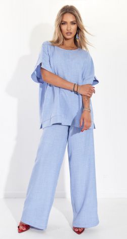 Вільний брючний костюм