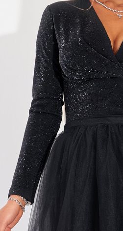 Красива чорна блузка