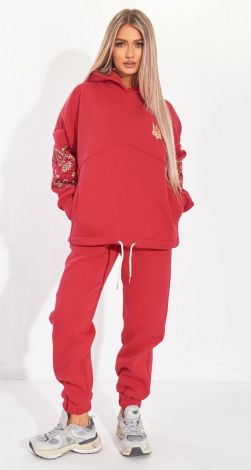 Теплый костюм с вышивкой