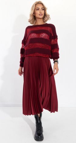 Свитер с ажурными полосками