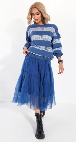 Свитер с ажурными полосками