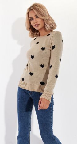 Модный свитер с сердечками