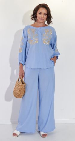 Костюмы женские