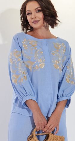 Красивая вышиванка с украинской вышивкой