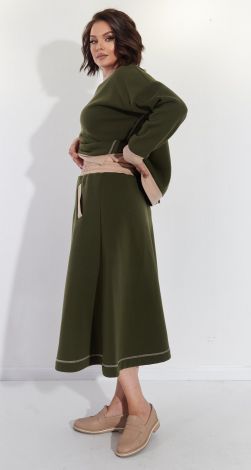 Костюмы женские