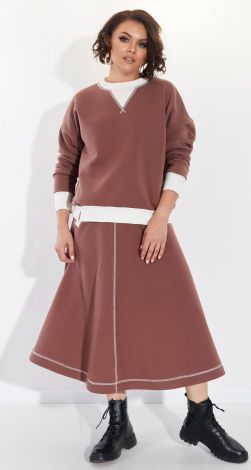 Костюмы женские