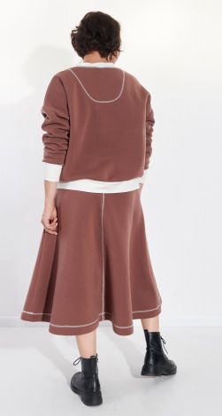 Костюмы женские