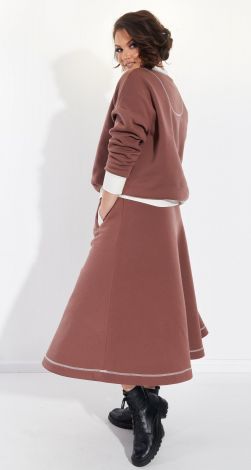 Костюмы женские