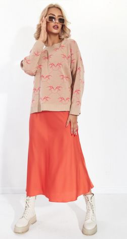 Стильный свитер с ласточками