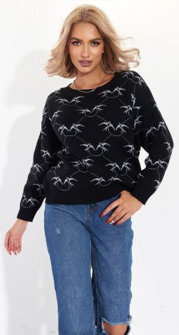 Стильный свитер с ласточками