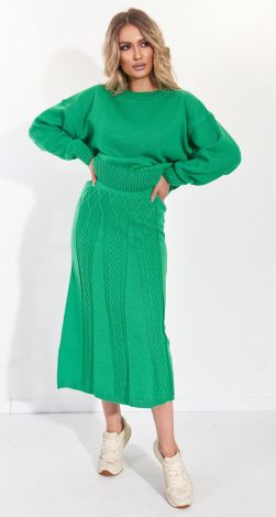 Костюмы женские