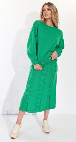 Костюмы женские