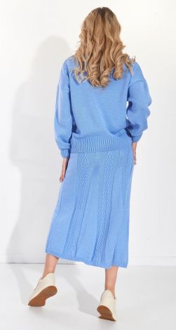 Костюмы женские