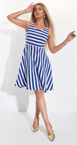Летнее платье в полоску
