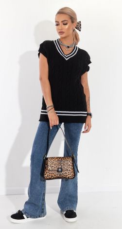 Стильная вязанная жилетка