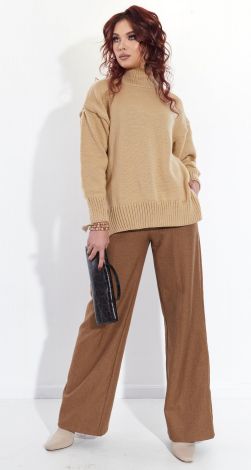 Модный вязанный свитер