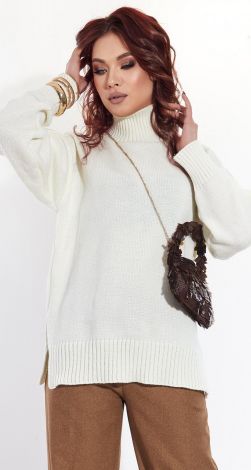 Модный вязанный свитер