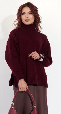 Модный вязанный свитер