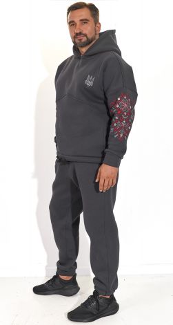 Тёплый костюм с украинской вышивкой