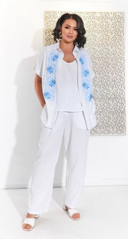 Літній костюм з вишивкою