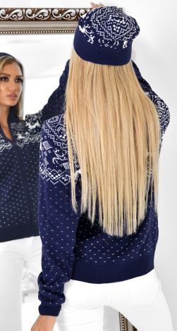 Кофта  с оленями 