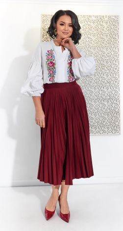 Ошатний костюм в українському стилі!