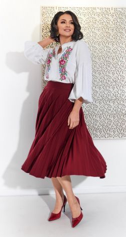 Ошатний костюм в українському стилі!