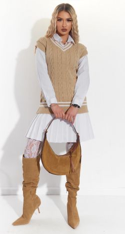 Стильная вязанная жилетка