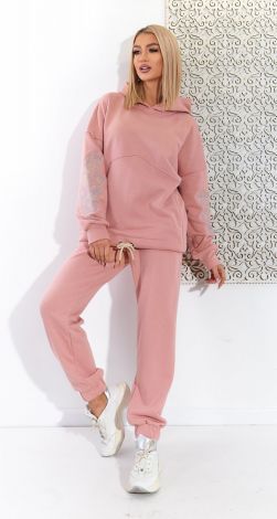 Костюми жіночі