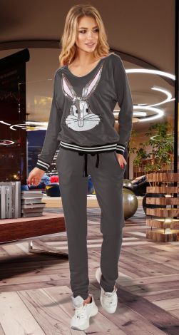 Костюм з аплікацією