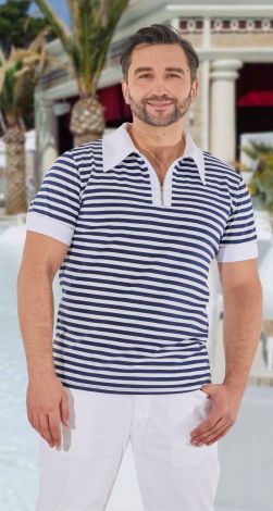 Стильная трикотажная рубашка в полоску