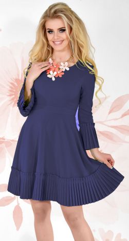 Красивое платье с оборкой в складку