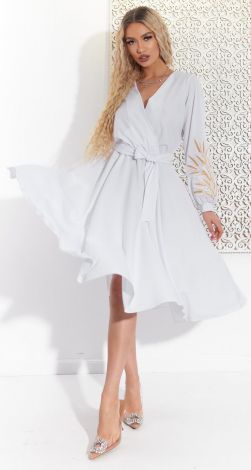 Красивое платье с вышивкой