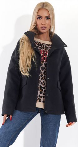 A short cashmere coat