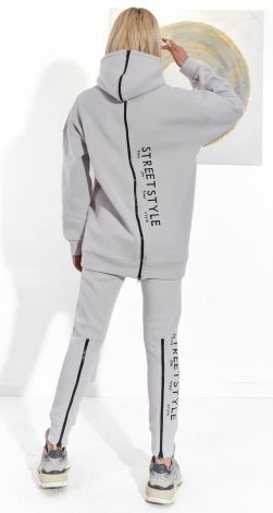 Костюми жіночі