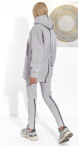 Костюми жіночі