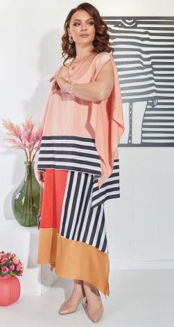 Красивий шовковий костюм