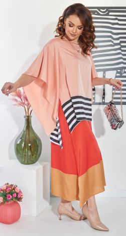 Красивий шовковий костюм