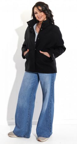 A short cashmere coat