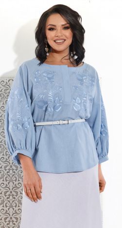 Красива вишиванка з українською вишивкою